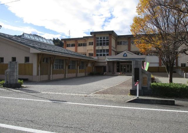 旧さんぽく北小学校