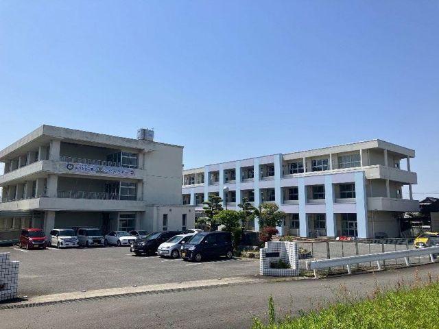 Higashie Elementary School