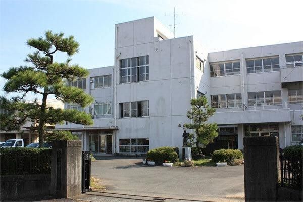 Hisaka Elementary School