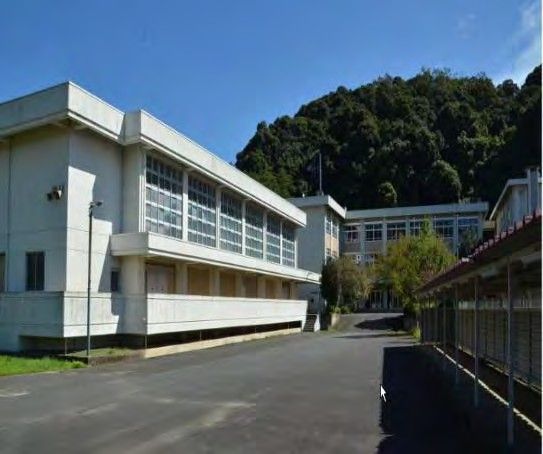 Former Yuragawa Junior High School