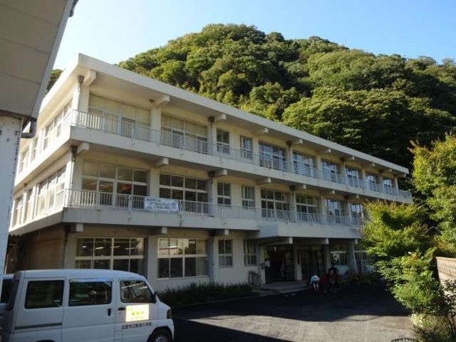 Wanibuchi Elementary School