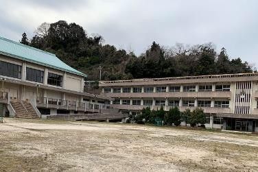 Former Shimokamakari Junior High School