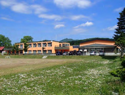 上興部小学校